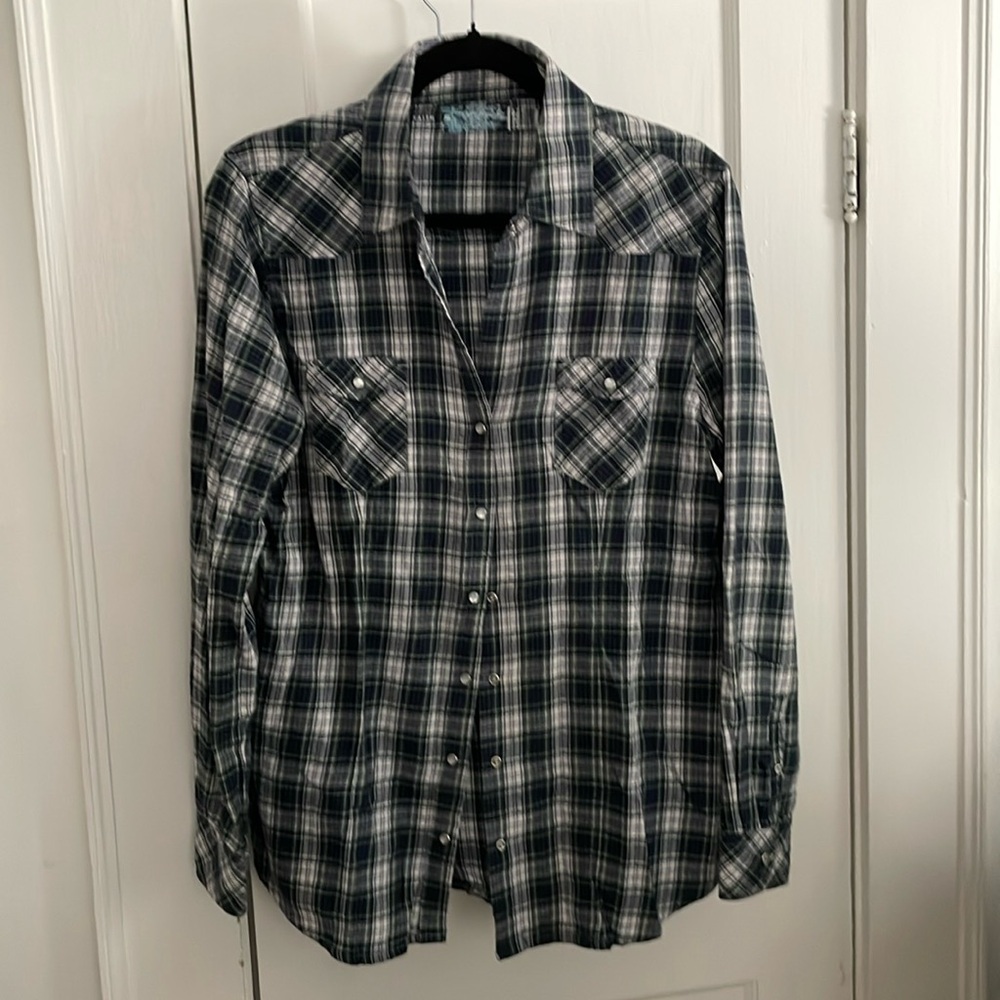 Creme Fraiche Women’s Fitted Lace Up Back Pearl Snap Plaid Shirt